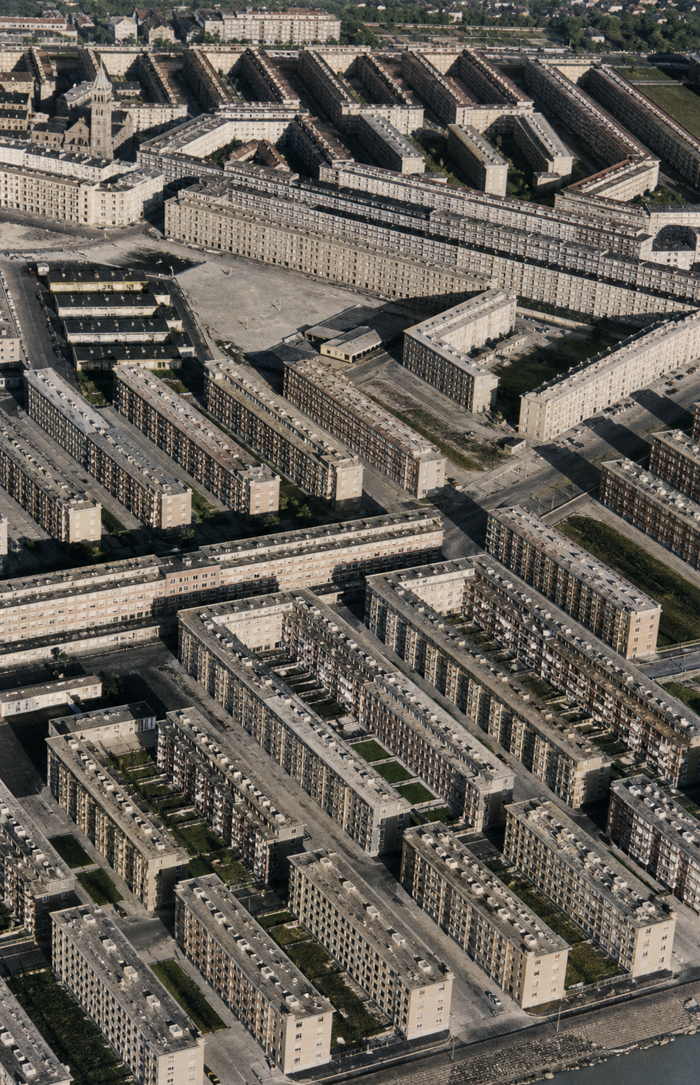 Tract of post-war apartments, Amsterdam