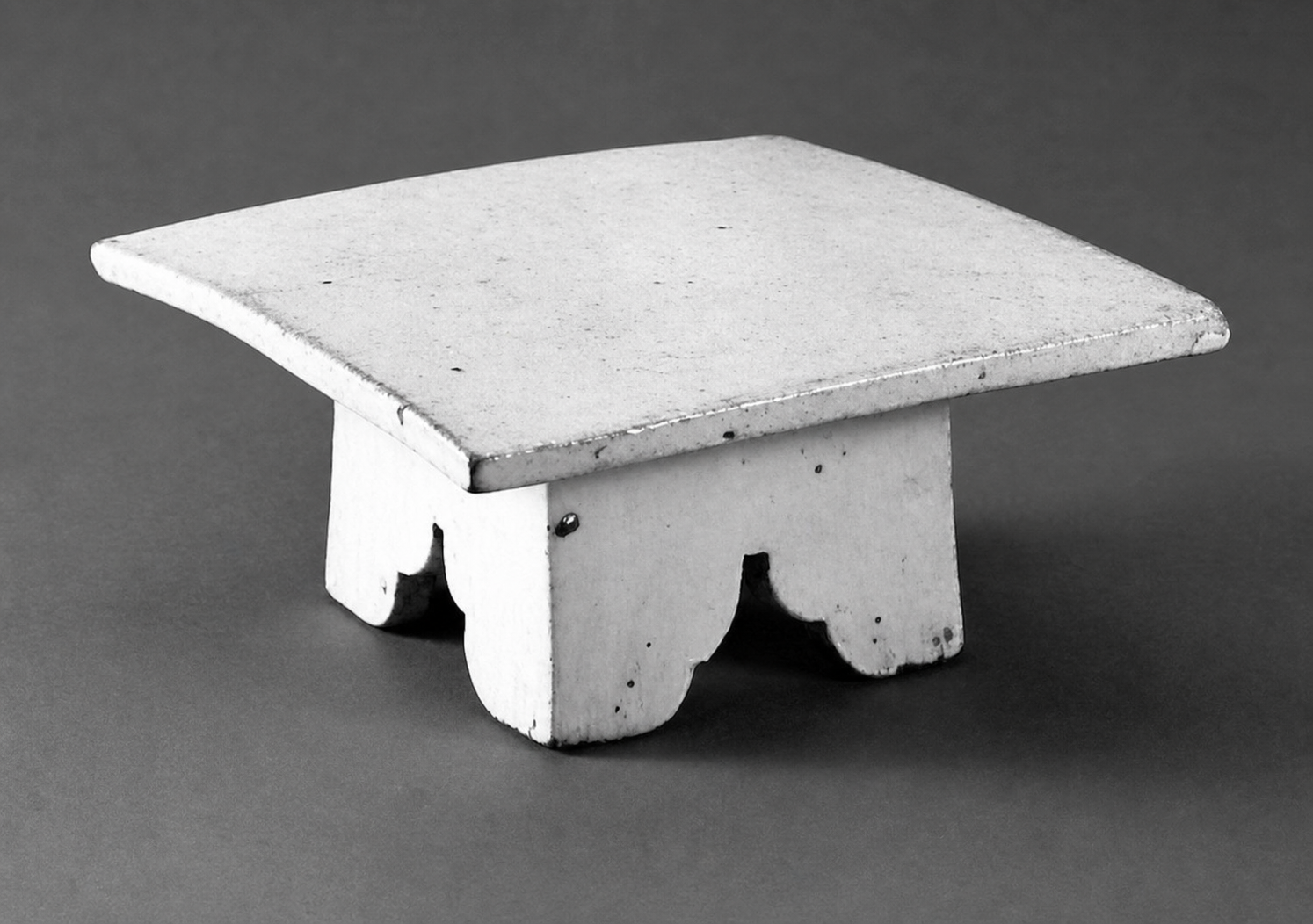 Korean teapot stand