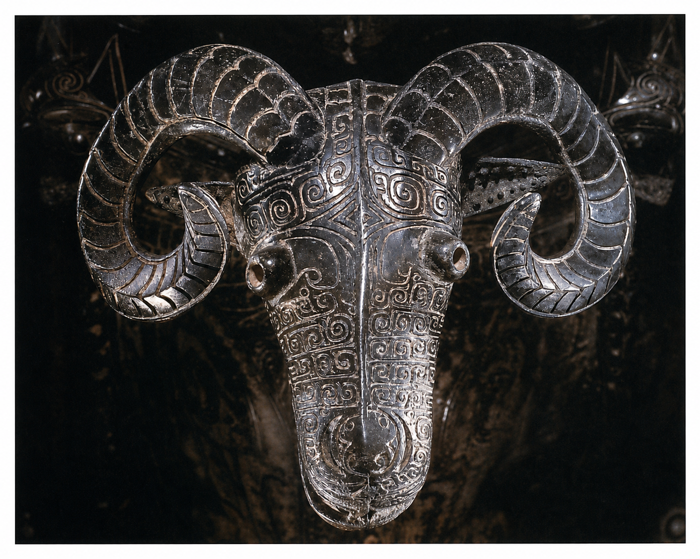 Chinese bronze: vessel in the shape of a ram